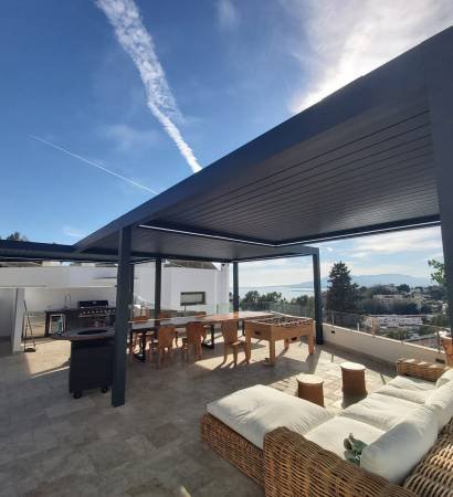 Pérgola Bioclimática para porche realizado por Vencor aluminios